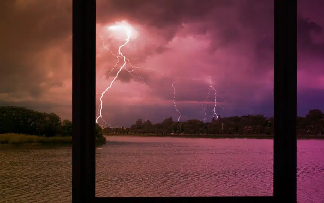 Quanto costa assicurare la casa contro eventi atmosferici? Guida a costi, coperture ed errori da evitare