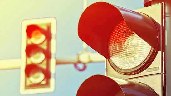 Multa semaforo rosso: la guida completa