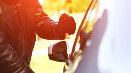 Quali sono gli oggetti più rubati in auto