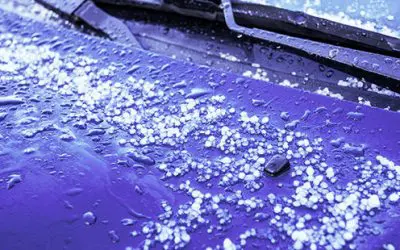 Grandine: cosa fare in caso di grandinata per proteggere la propria auto